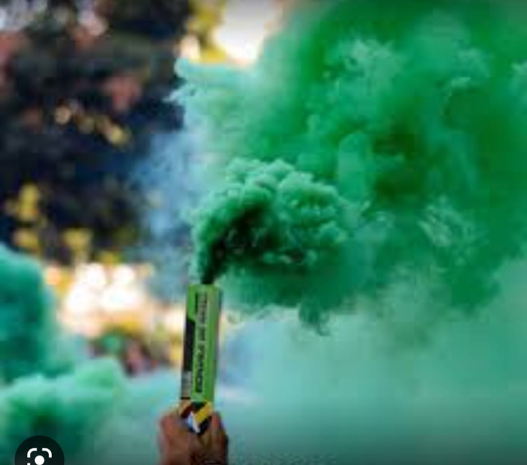 ZeppelinRaul's tweet image. Hoy el día, señalado  el que hemos soñado  hoy es nuestro día por los se fueron   todos juntos hacer historia, vamoss antequera que si joder que vamos ascender