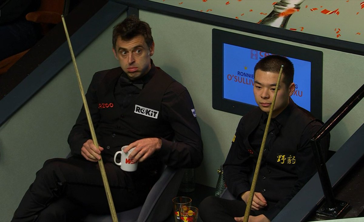 Ronnie O'Sullivan 1⃣-0⃣ Pang Junxu The defending champion recovers from 50 points behind to secure the opening frame against the young debutant. Watch Live 💻➡️ bit.ly/WSC23Stream #CazooWorldChampionship