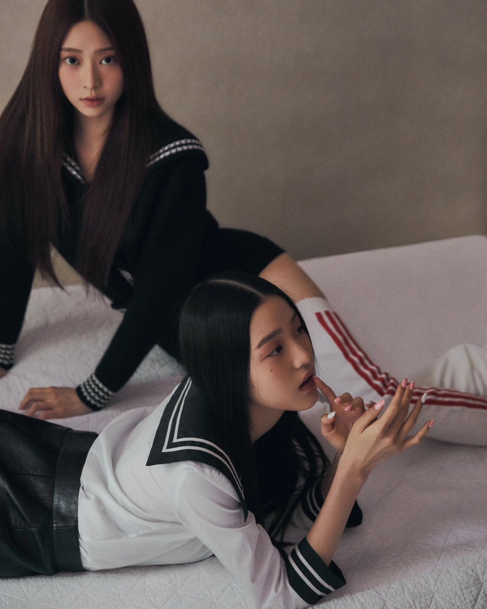 pergallerys's tweet photo. kim minju &amp; jang wonyoung
vogue korea https://t.co/a7FAl45PwF