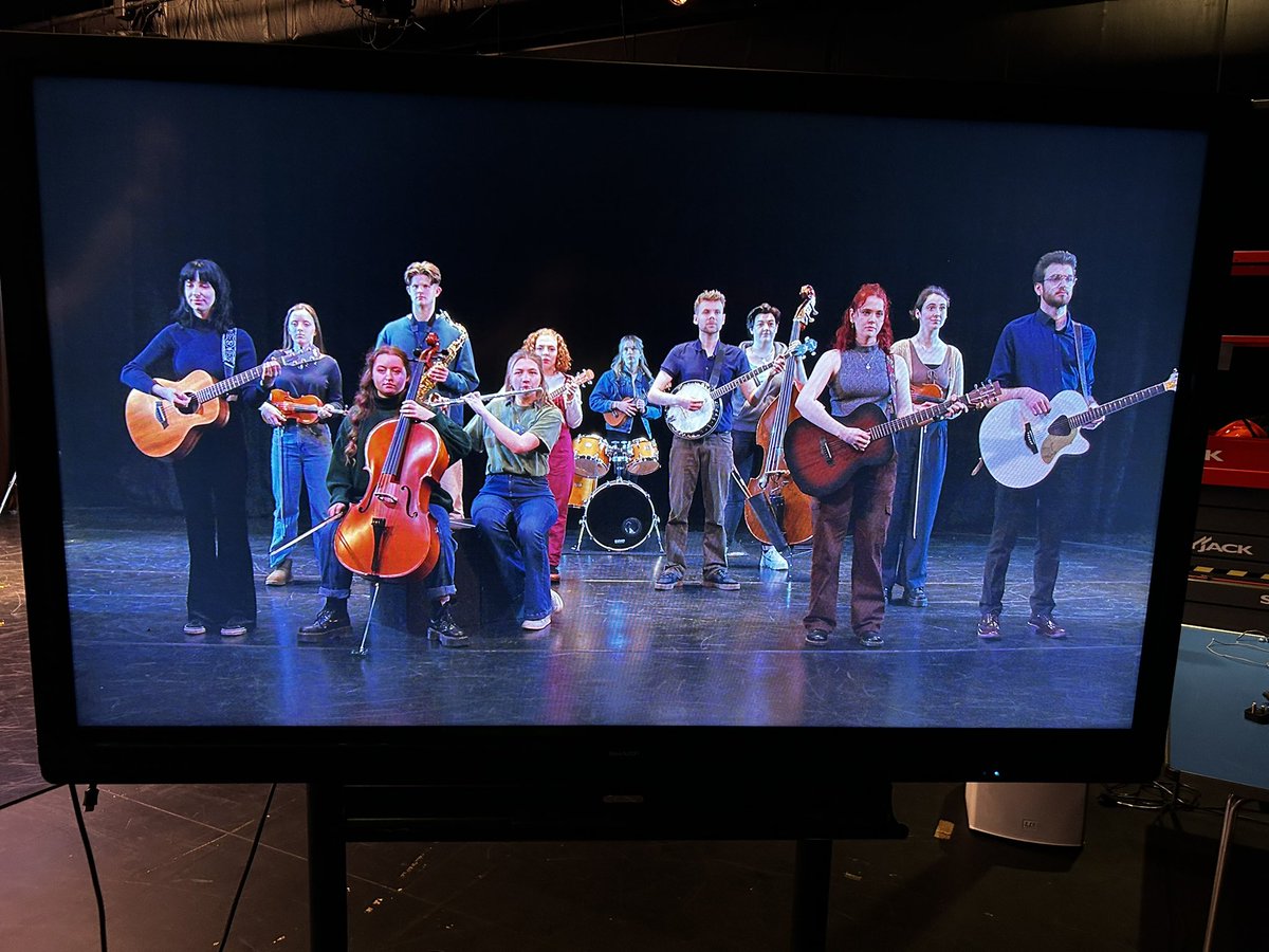 Look at them 👏❤️🎬