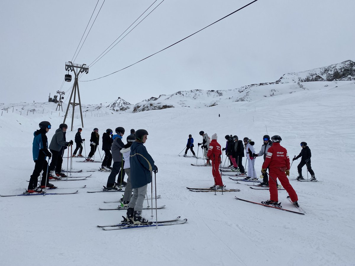 WHS_Snowsport's tweet photo. Fred &amp; Thierry's group doing their first red run together! https://t.co/bRSmXMK2uR