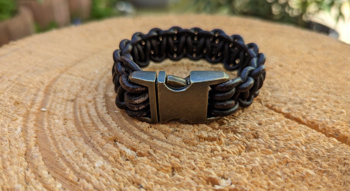 eiskomitee's tweet photo. Vintage
.

#paracord #paracordarmband #paracordbracelet #etsy #etsyseller #etsyde #etsydeutschland #etsyshop #schmuck #geschenke #geschenkideen #bracelet #armband #armbänder
#kleinunternehmer  #selbstgemacht #handgemacht #eiskomitee #leder #lederarmband https://t.co/0SdQmYXEBl