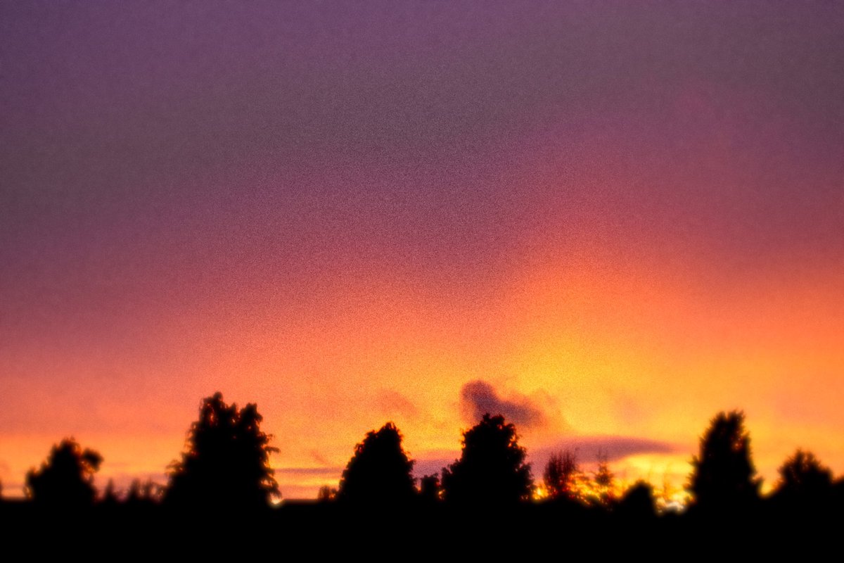 OnssJpeg's tweet photo. Before and after editing sunset 🌅 https://t.co/5SfyMytTRB