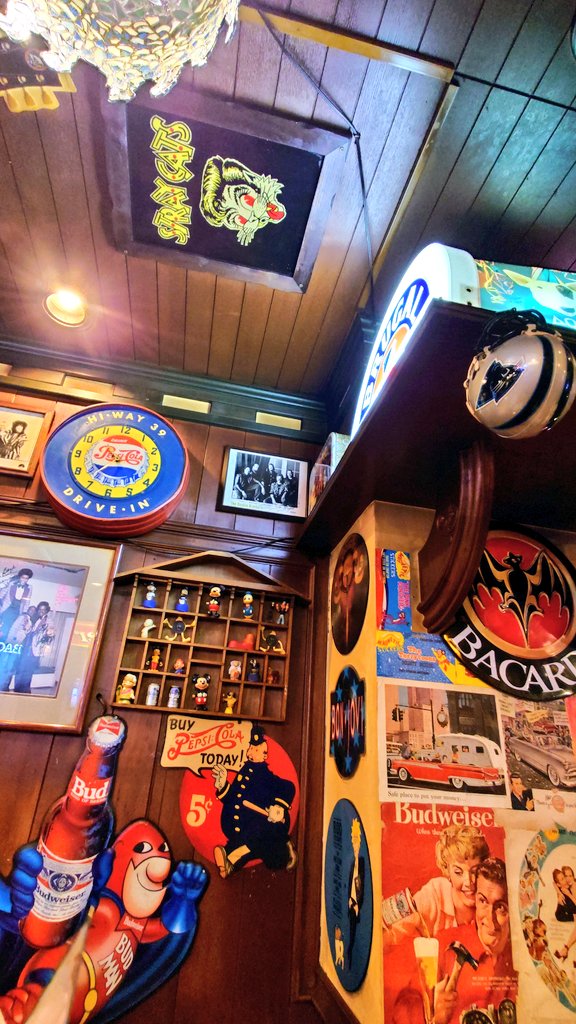 kepaniyokohama's tweet image. 今日はフラッシュバックカフェで
女子会🍔
#FLASHBACKCAFE 
#山下町
#横浜