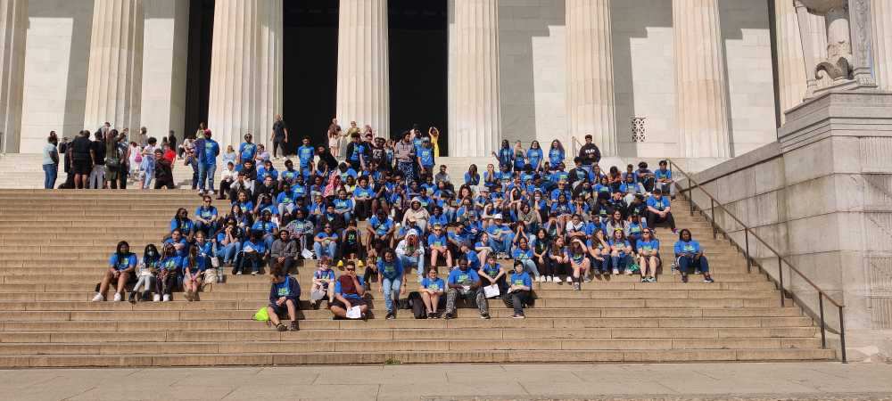 Passage Panthers took over Washington D.C.! Thank you, Ms. Marino and Mrs. Weymouth-German, for planning a great trip! 🏛💚💙
<a href="/NNPSYouthDev/">NNPS YouthDev</a> 
<a href="/NNPSLeads/">NNPS School Leadership</a>