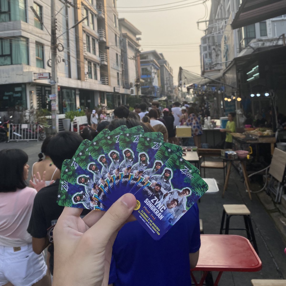 sirapopv's tweet photo. มีบัตร #zyncรังสิต วันนี้ 10 ใบครับ https://t.co/dkcjgHN2xa