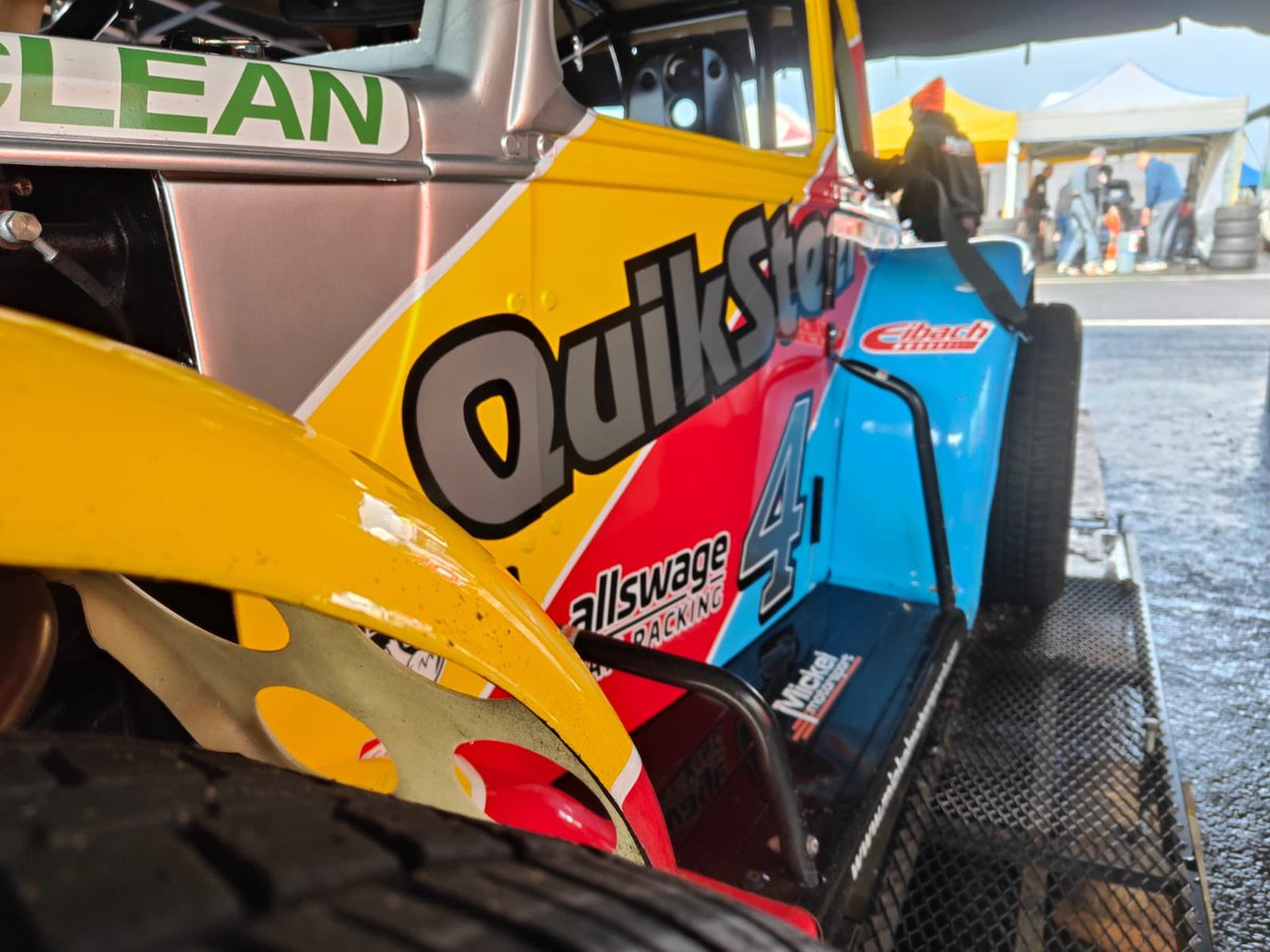LimitedMickel's tweet photo. @johnmickel returns to @UKLegends with a new livery 🌟 His #4 QuikSteel machine now carries varied colours of the epoxy putty product range
John is also supported by @JLMlubricants @AllswageUK @Catacleanuk @AMDinnovation @workshop_press @LucasOilUK #mickellucas #mickelmotorsport https://t.co/bigbhjkTrB