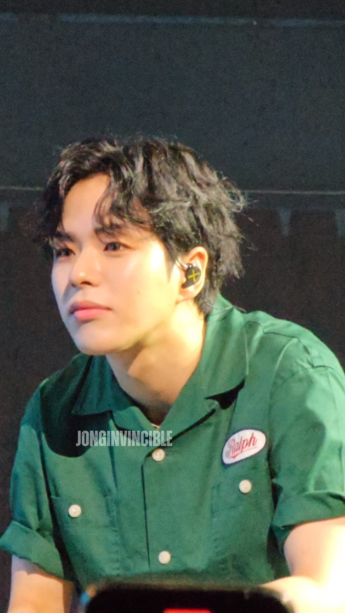 damn Jaehyuk looks so gorgeous

#YOONJAEHYUK #윤재혁 <a href="/treasuremembers/">TREASURE</a>