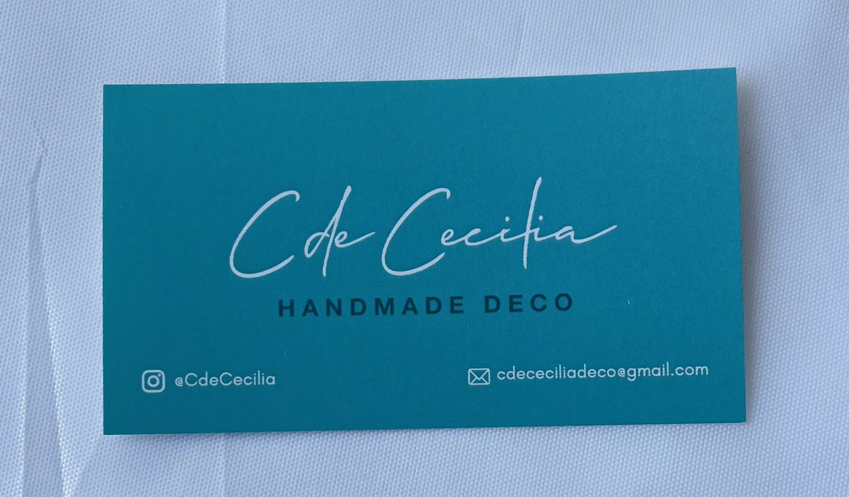 Hoy estamos el Colmenar viejo en la exhibición de pastoreo con perros y la feria del queso artesanal con un montón de compañeros . Podéis pasaros a probar nuestros quesos más ricos que nunca servidos en nuestros nuevos platos de nuestras amigas de C de Cecilia 
Os esperamos!!!