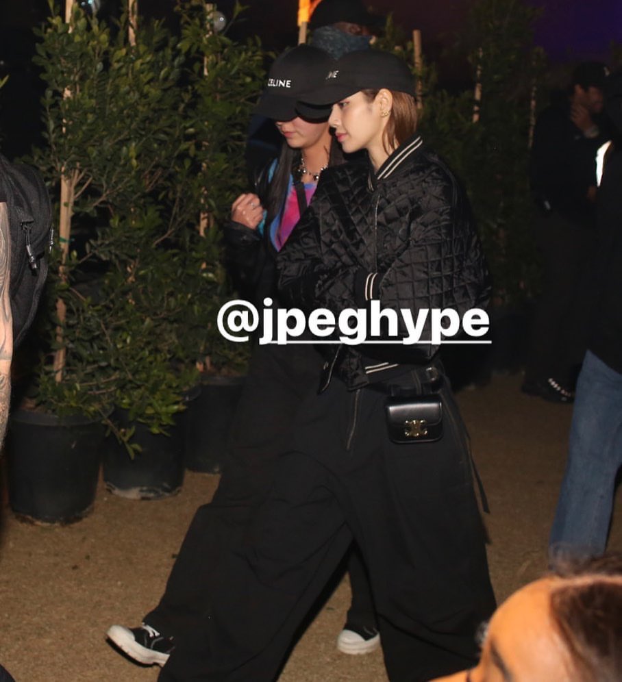 modSS18's tweet photo. เท่มากกกกกกกกก รอพรุ่งนี้ไม่ไหวแย้ววว #LISA #LALISA #Coachella https://t.co/tPt3eiJYX5