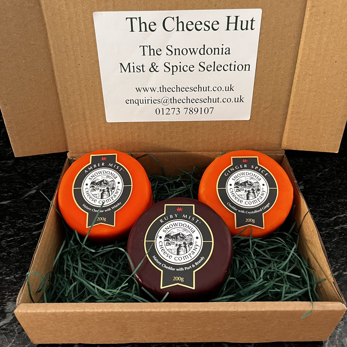 TheCheeseHut1's tweet photo. How about this #offer ! 3 Waxed #Snowdonia #cheeses including #AmberMist #GingerSpice &amp; #RubyMist in #GiftBox for just £11.95 &amp; you can even send it to #friends &amp; #family anywhere in the #UK mainland for an additional £4.95 Available in store &amp; #online
https://t.co/3P0cb3ya8t https://t.co/p51tctbqVd