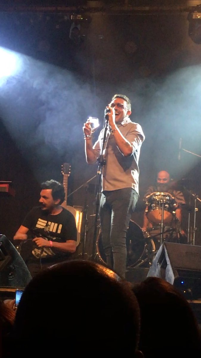 GimenameloX's tweet photo. El verdadero rey @EGBrancciari  Gracias por regalarnos cada momento único con tu música, momentos inolvidables. Lo que generas y nos trasmitís, es mágico. https://t.co/087yoHkCEk
