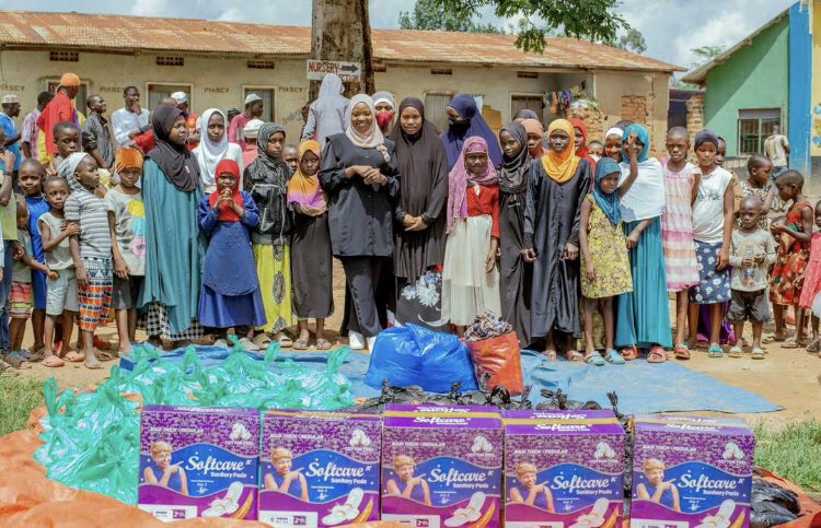 AssuageCharity's tweet photo. 🙏🏿🙏🏿May Allah keep blessing each and everyone of us who keep thinking about bettering the lives of the less privileged.
#AssuageCharityOrganizationUg
@precious_remmie https://t.co/kFV8ugmXaI