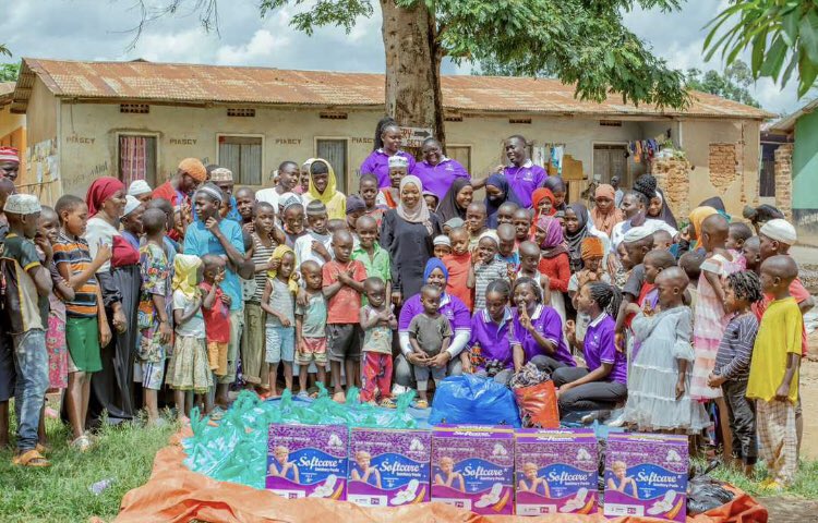 AssuageCharity's tweet photo. 🙏🏿🙏🏿May Allah keep blessing each and everyone of us who keep thinking about bettering the lives of the less privileged.
#AssuageCharityOrganizationUg
@precious_remmie https://t.co/kFV8ugmXaI