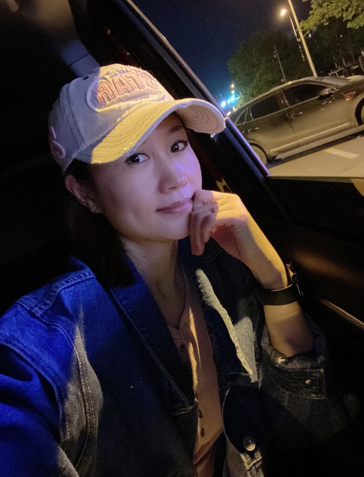 Qs50T's tweet photo. 最輕鬆的時刻莫過於結束了忙碌的一天，下班回家的路上有微風 有燈光 有路人 https://t.co/nd7FutGUYS