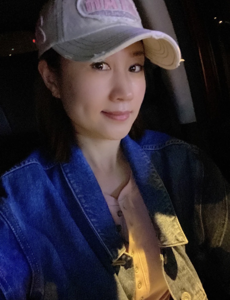 Qs50T's tweet photo. 最輕鬆的時刻莫過於結束了忙碌的一天，下班回家的路上有微風 有燈光 有路人 https://t.co/nd7FutGUYS