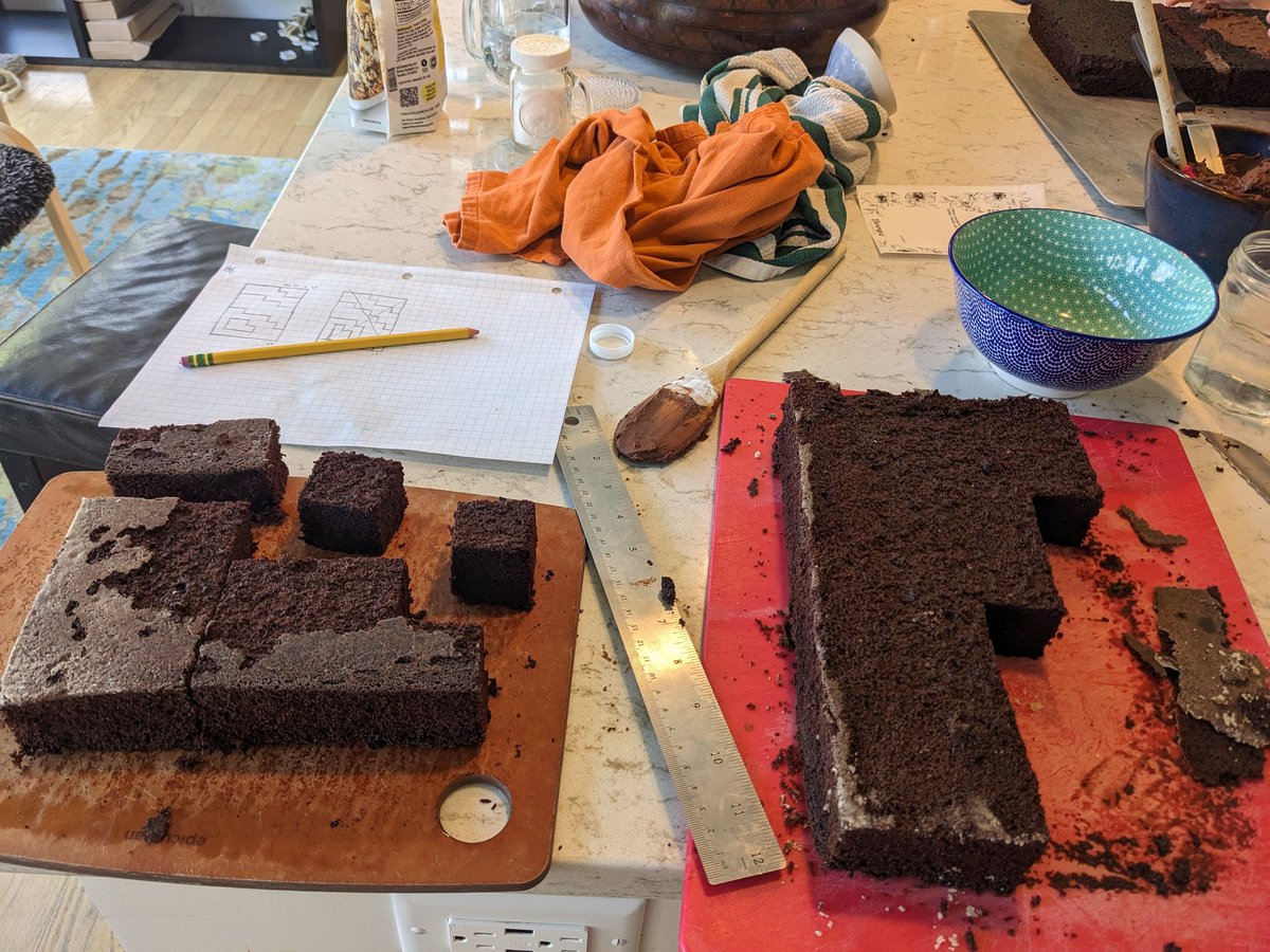 liewegas's tweet photo. One Minecraft cake, coming up https://t.co/5m4sLtrryr
