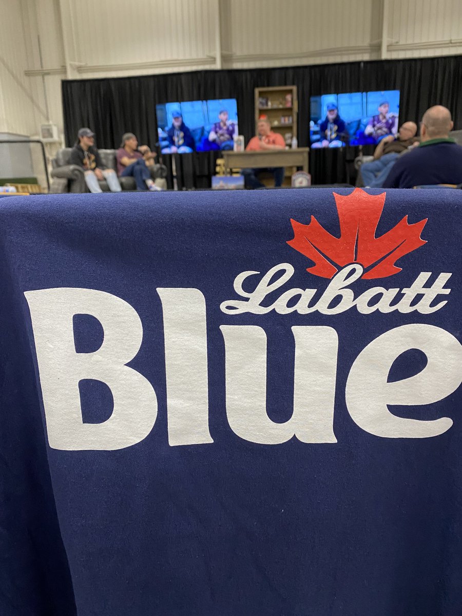 TheKennyRoda's tweet photo. If you’re coming out to the #GreatLakesCollectorsConvention at the Fieldhouse in Independence today, find me & while supplies last, I’ll hook you up with a @LabattUSA T-shirt if you mention to me, you saw this tweet. I’ll be there today from 10a-4p! #GoodItem @GreenieCards https://t.co/x4BMuk4mTj