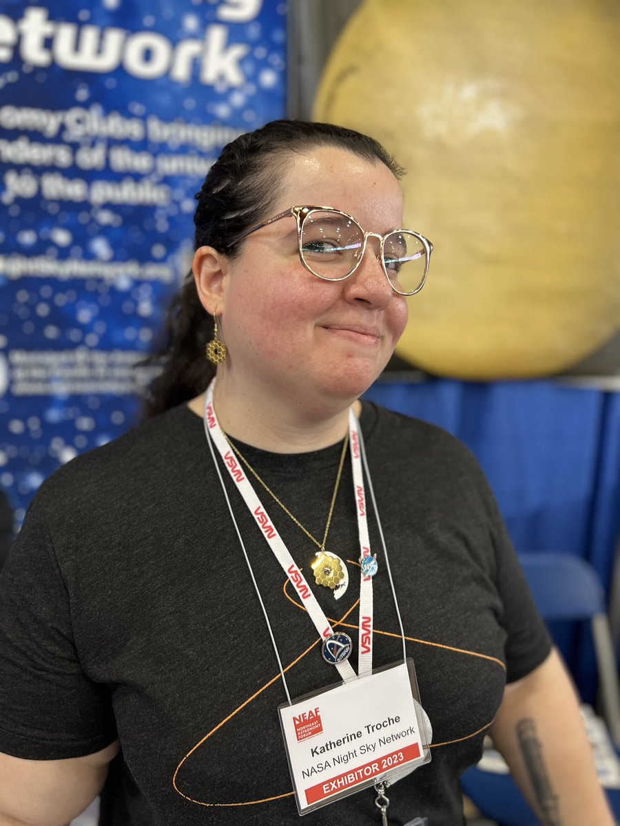 UrbanAstroNYC's tweet photo. Spotted: @kuiperkat sporting JWST jewelry from @startorialist at the Astronomical Society of the Pacific booth!
#NEAF
#NEAFPosse https://t.co/JTZ9SrnHrx