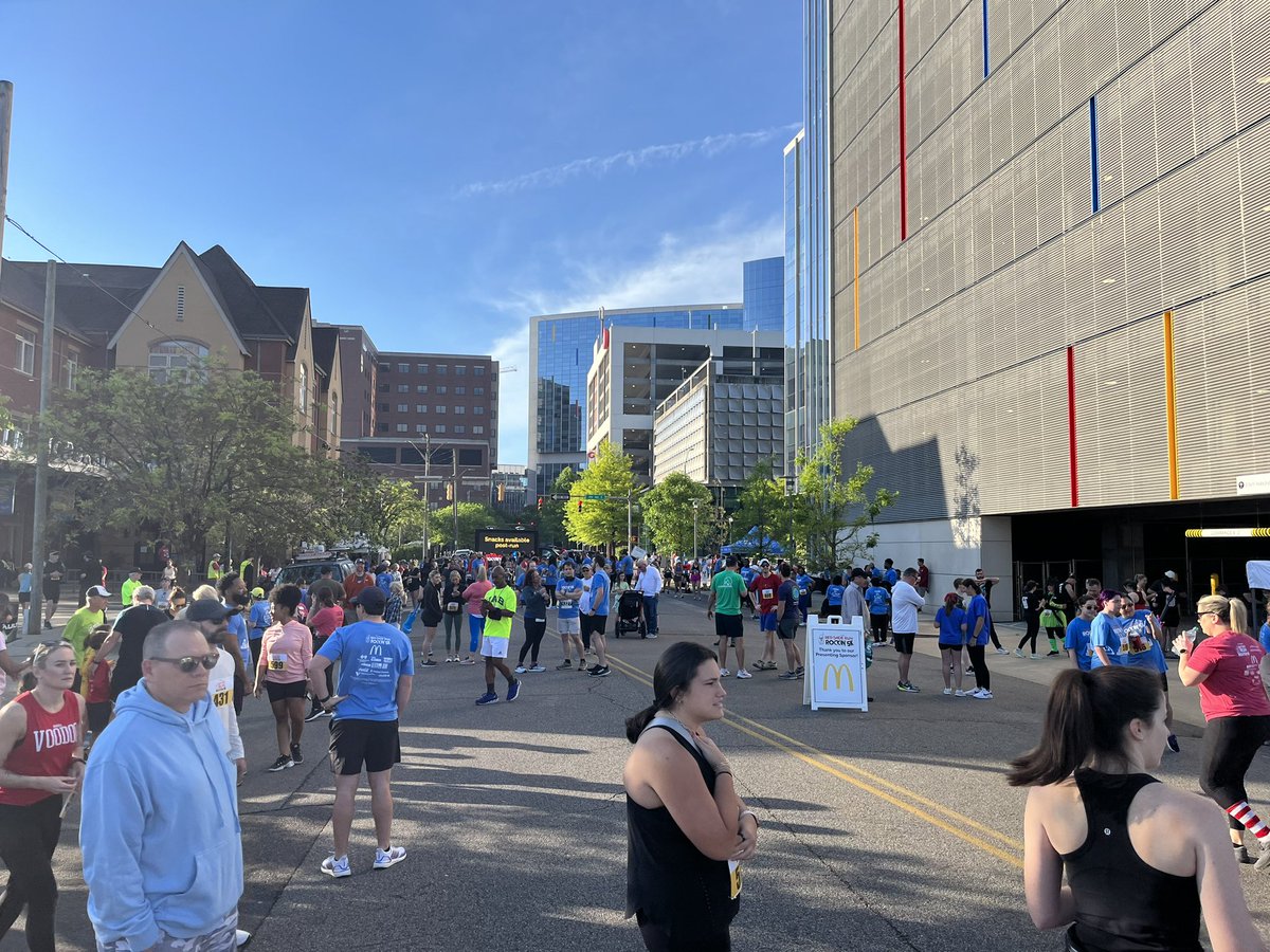joshg_TV's tweet photo. Up early and running for a great cause! #RedShoeRun @RMHCAlabama @WBRCnews #Birmingham 🏃‍♂️😎 https://t.co/YeOD0URlb3