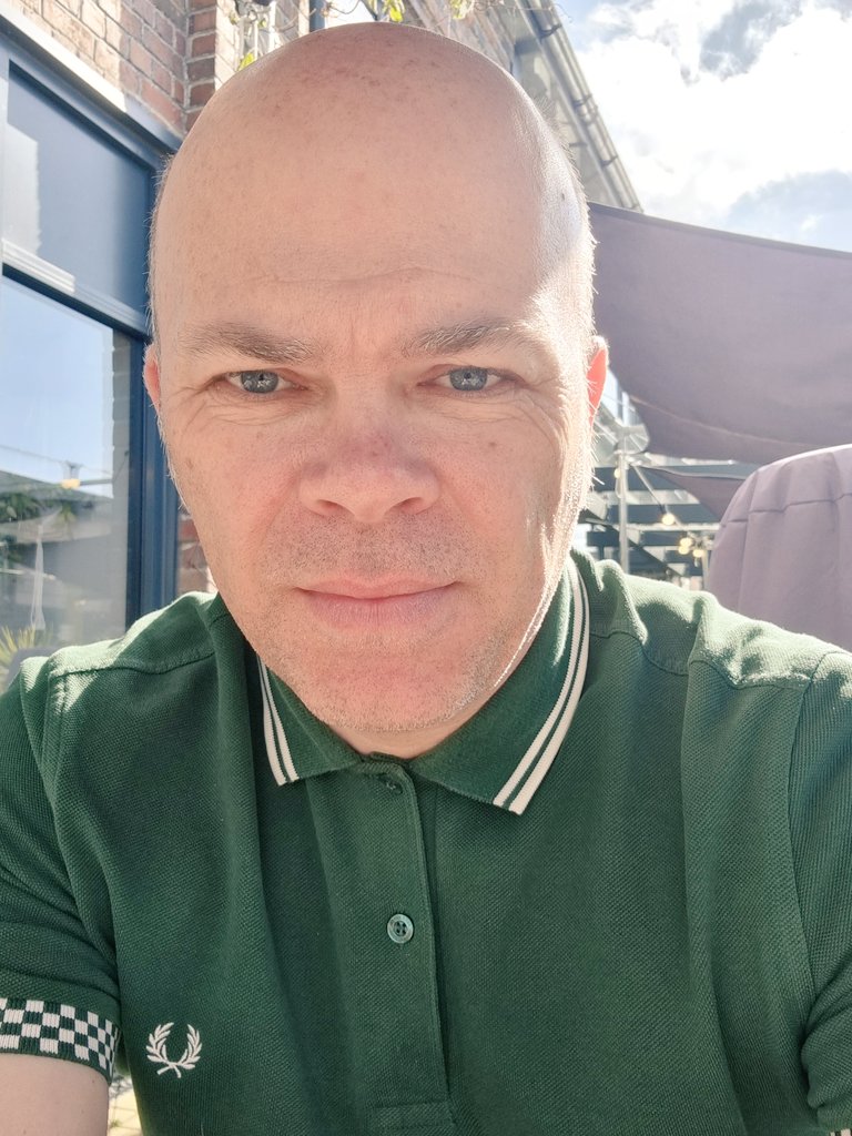 markclyons's tweet photo. Great beer and great weather with the ladies, in our favourite place!! @WeAreCraftRep https://t.co/7f9H2spGmm