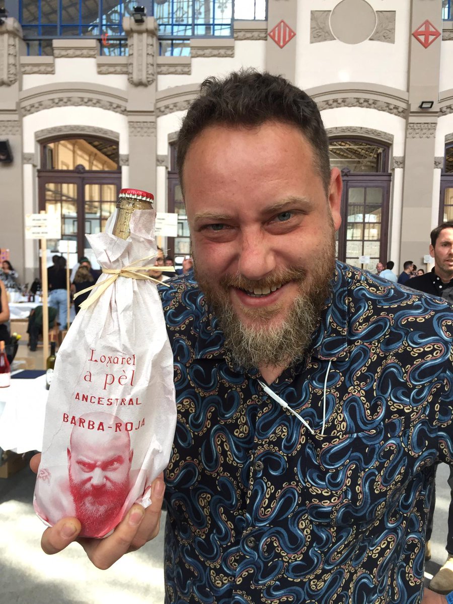 loxarel's tweet photo. Aquest cap de setmana som a l'estand 37 de la fira de vins naturals #Vellaterra, a l'estació del Nord. Vine a veure'ns i podràs tastar tota la nostra gamma de #vinsnaturals A pèl i el nostres #ancestrals. Encara no has tastat el #Barba-roja?
#Loxarelvins #penedès https://t.co/AAw7XWxNhC