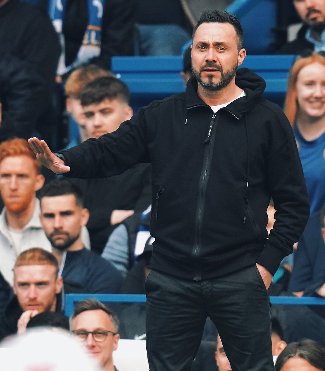 Squawka's tweet photo. Brighton had 67.95% possession in the opening 45 minutes against Chelsea, the most by an away team in the first half of ANY Premier League game this season.

Pep was right. 😳 https://t.co/auYfDKRZK9