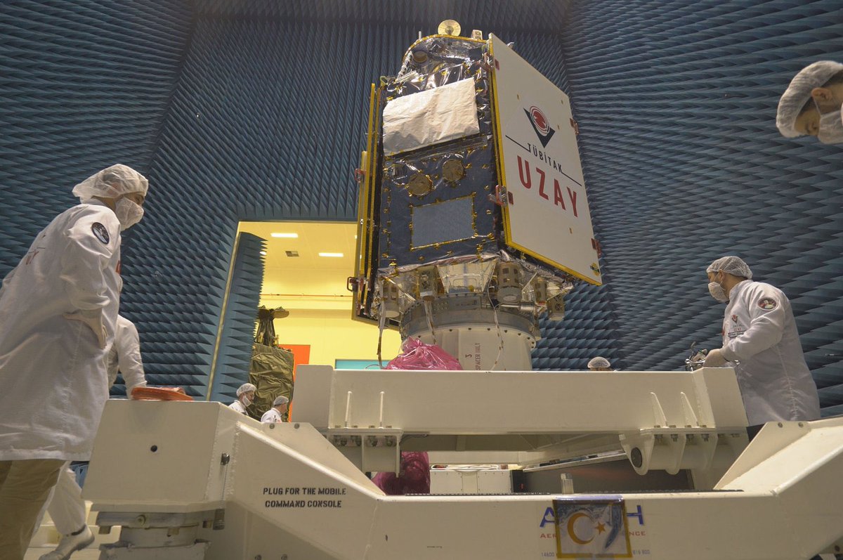 #Türkiye launches 1st high-res observation satellite into space! 🛰️🇹🇷