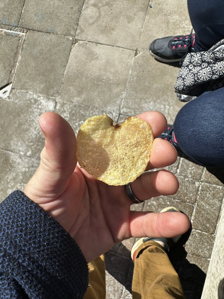 dandhunter's tweet photo. @walkers_crisps 

#LoveFromWalkers https://t.co/tVpkIynuJH