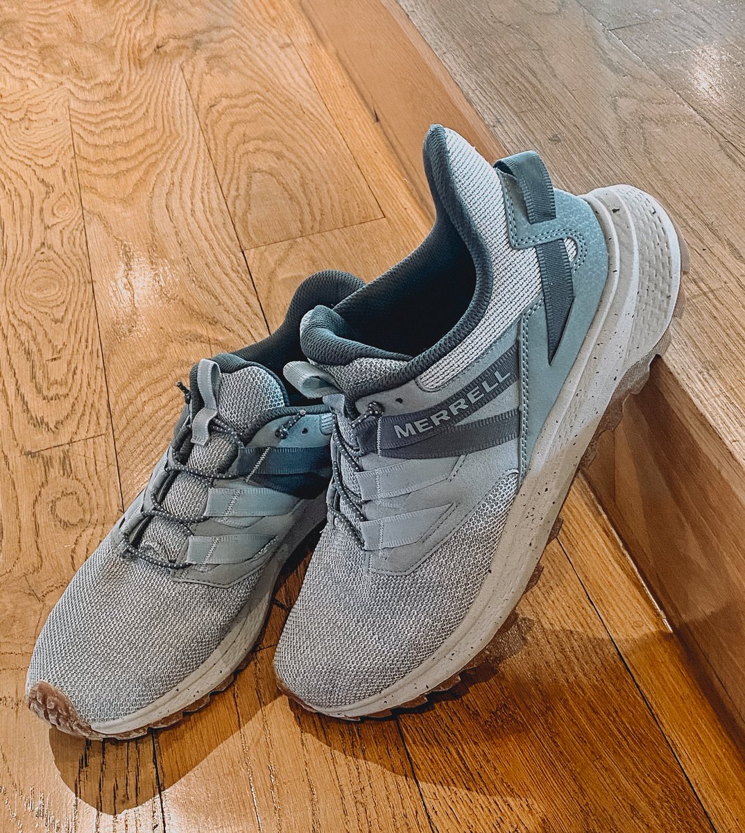 TheMarkMonta's tweet photo. TRAVEL : How about going on a #Thailand trip in stylish yet comfy shoes? Check out this new Merrell PH Dash Bungee collection - YOU WILL SURELY HAVE A CHOICE WITH @Merrell_PH !!! It goes with whatever your OOTD!
πππ
#letsgetaway #getawaytoadventure #MerrellPH https://t.co/D2ORebITlP
