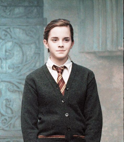 hermionethinker's tweet photo. happy birthday emma watson! <3 https://t.co/HzUjmsTBPh