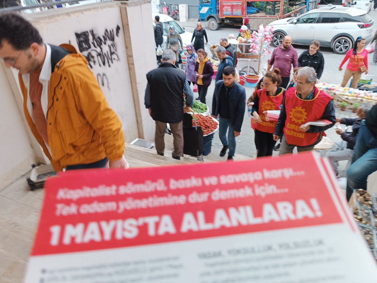 emepdenizli's tweet image. Yeşil Sol Parti listesinden milletvekili adayımız ile Karaman Pazarı ve Değirmenönü mahallesinde '1 Mayıs'ta alanlardan aldığımız güçle 14 Mayıs'ta tek adamı gönderme' çağrısı yaptık. 
#TekAdamDüzenineSonVer #YeşilSolPartiyeOyVer #EMEP