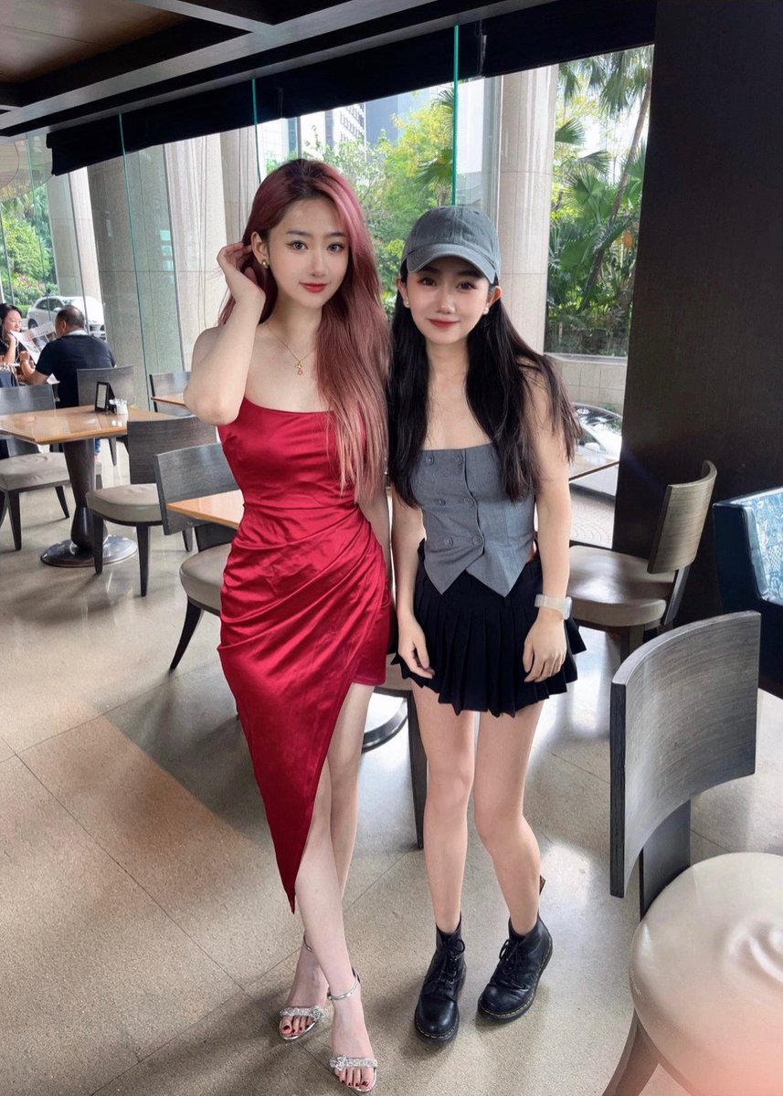 BreeYinWeb3's tweet photo. HK❤️偶遇@xiaohangzhang7 😺 https://t.co/ygGYXHMxGV