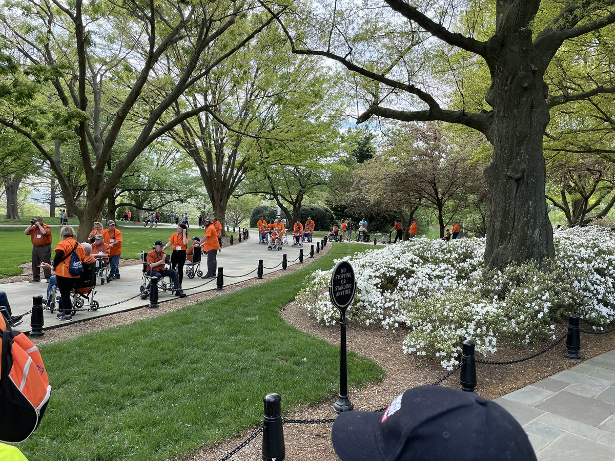 peterglennon's tweet photo. #HonorFlightRochester #Mission76 Arlington National Cemetery #Veterans https://t.co/Xdm9NXWur4
