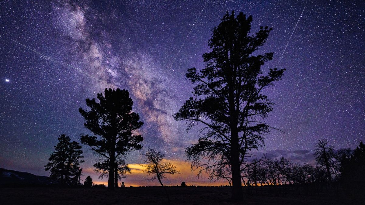 SPACEdotcom's tweet photo. The Lyrid meteor shower begins April 16 to light up the spring night sky https://t.co/19c1UWXPKy https://t.co/hyDG10OtMo