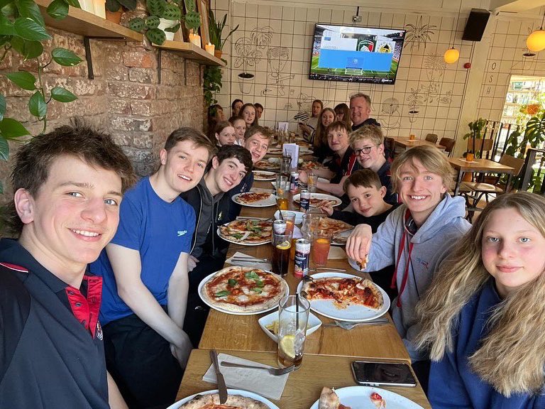 CoChesterSC's tweet image. 2 hours of long course training followed by food! North West Regionals - we are ready for you! #longcourseswimming #cocsc #liverpoolaquatics #regionals #nwswimming #northwestregionals #cityofchester