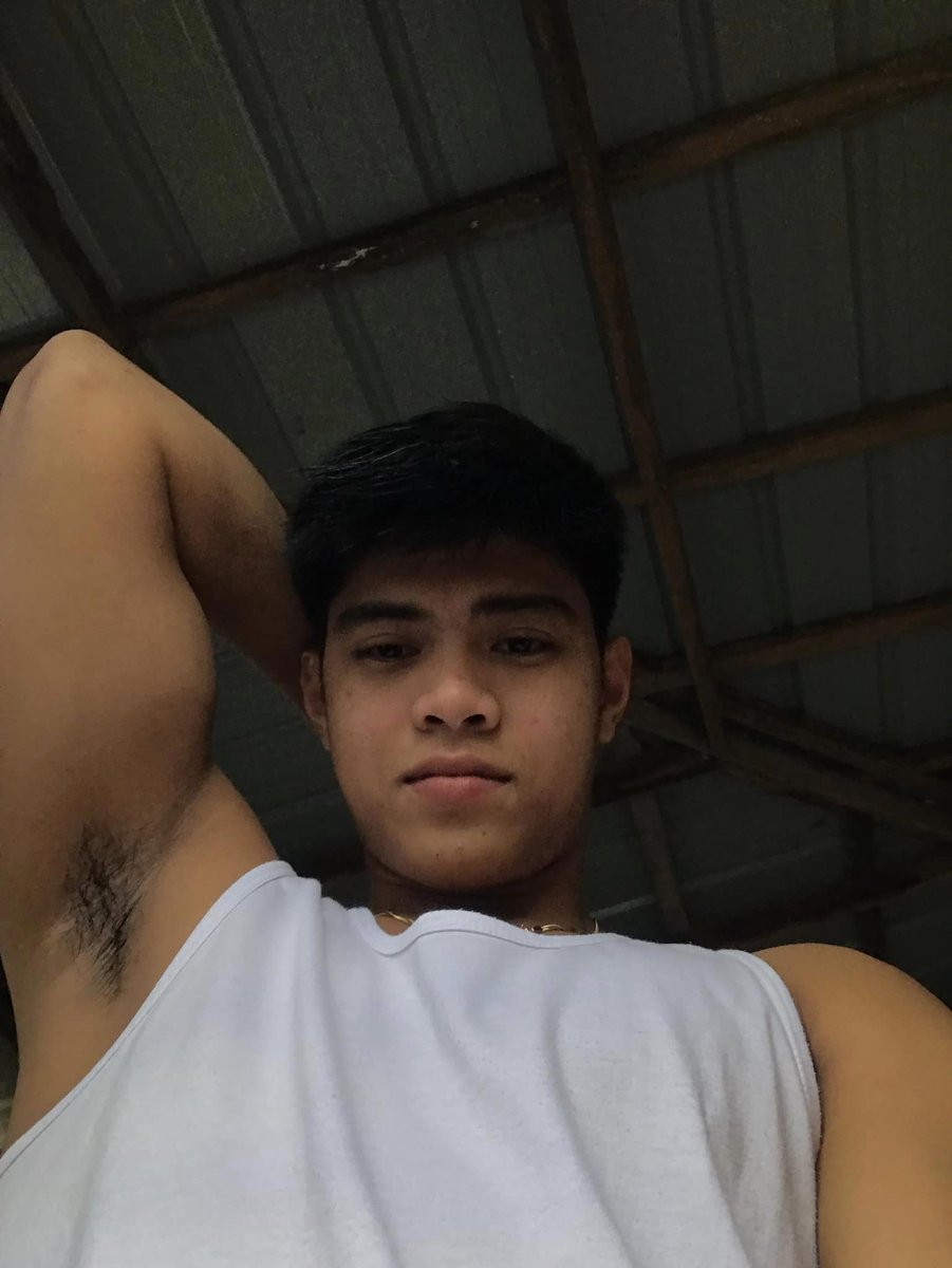 JheremieMayuga's tweet photo. @_itseduard mas hot ako HHAHA https://t.co/Zl920xOKnK