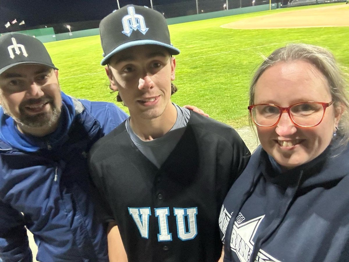 bobynjs's tweet photo. How it started  and    How it’s going
  Kilometre 0     and  Kilometre 7220.5

#roadtrip #crosscanadatrek #islandtoisland #viumariners #viubaseball #anythingforyourkids https://t.co/BopSpIlFuh