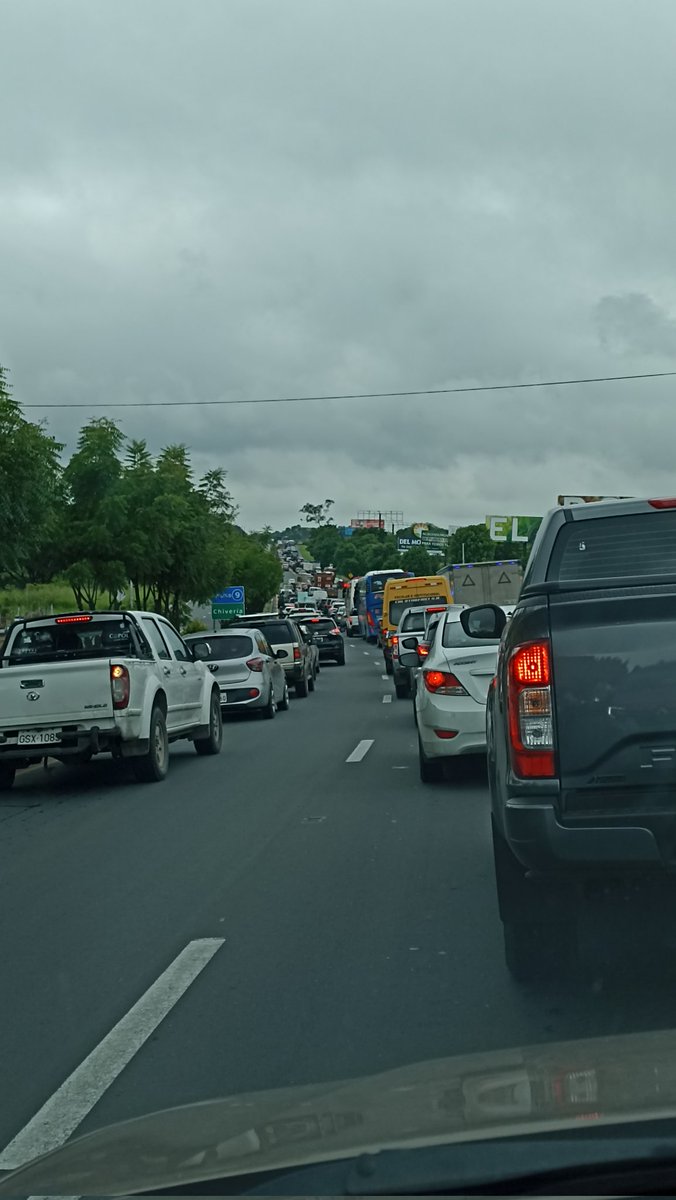 Keyla89's tweet photo. Alto congestioniento en carretera por protestas en #Cerecita 😐😑 https://t.co/eyU3Ad7RxA