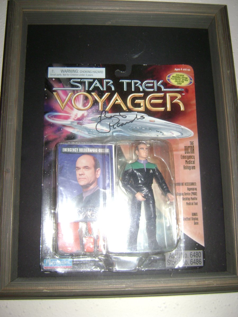 GBrown0816's tweet photo. Getting 2 Know Gary "Uncle G" Brown
I Collect Autographs
Star Trek: Voyager
1.) Tim Russ (also signed by Grace Lee Whitney)
2.) Robert Picardo
3.) Garrett Wang
4.) Richard Sternbach
#StarTrekVoyager #StarTrekPicard #CollectingAutographs https://t.co/1UJEFOsxwW