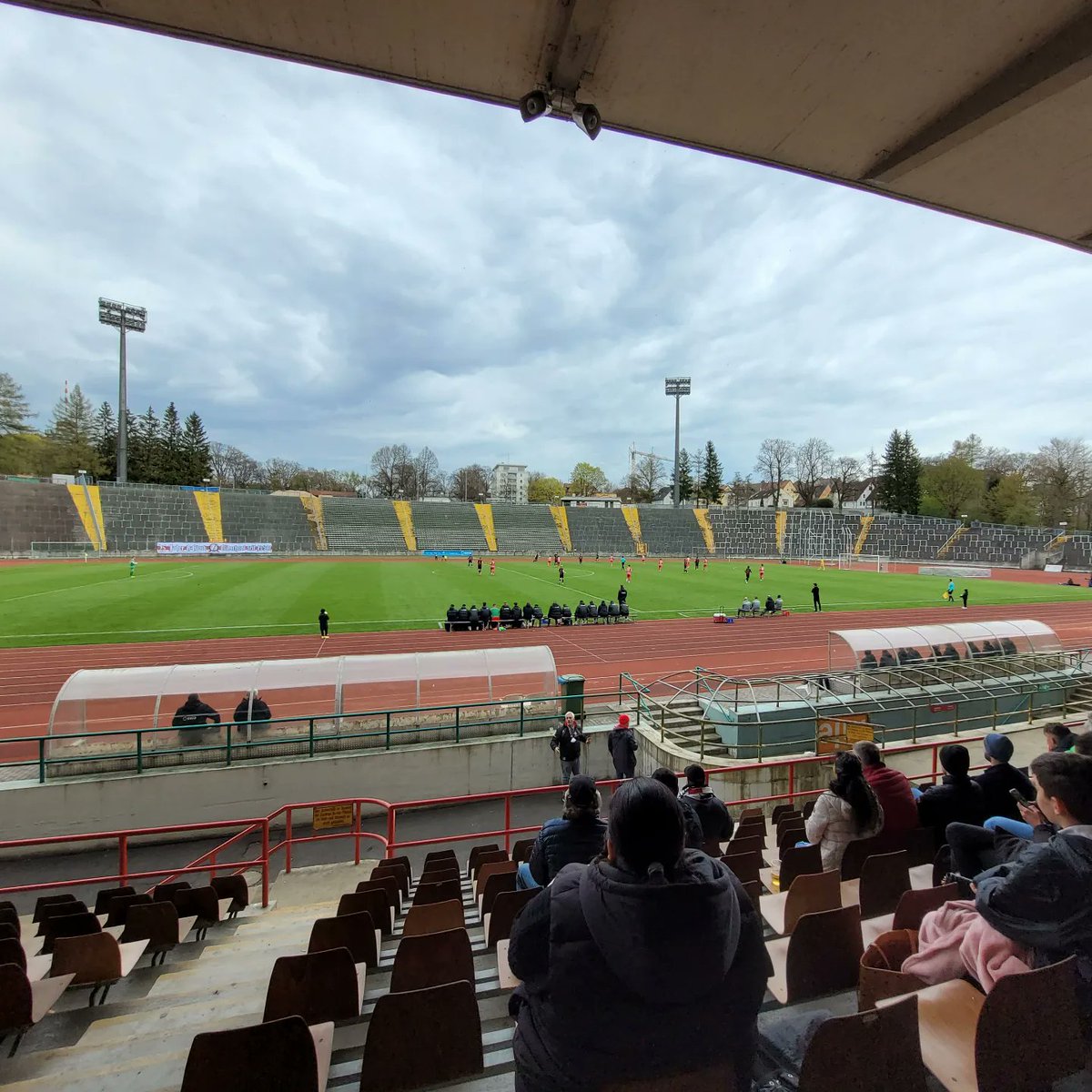 RaphaG1907's tweet photo. Augsburg, Bayern 🇩🇪 

Regionalliga Bayern
FC Augsburg II vs. FC Würzburger Kickers 

#FCAugsburg #FCA #FCA1907 #Augsburg #WürzburgerKickers #Würzburg #Kickers #FWK #FCAFWK #KickersUndDerFCA #Rosenaustadion #RegionalligaBayern #groundhopping #groundhopper https://t.co/qgaYWAnFzt