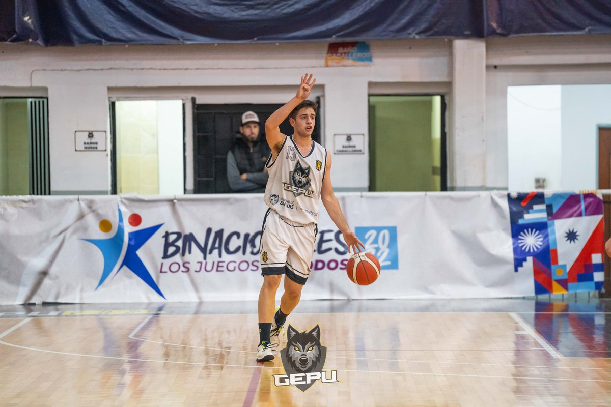 GepuBasket's tweet photo. 🔥¡COMENZÓ LA TEMPORADA!🔥 

Arrancamos con todo el Torneo Apertura 2023 enfrentando a Alberdi. A pesar de la derrota, nuestros chicos mostraron garra y actitud en la cancha. 

¡Vamos por más, Lobo! 

#Gepu #TorneoApertura https://t.co/y2bRax8yHG