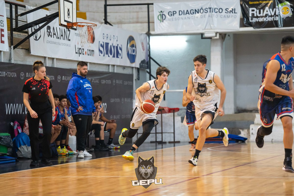 GepuBasket's tweet photo. 🔥¡COMENZÓ LA TEMPORADA!🔥 

Arrancamos con todo el Torneo Apertura 2023 enfrentando a Alberdi. A pesar de la derrota, nuestros chicos mostraron garra y actitud en la cancha. 

¡Vamos por más, Lobo! 

#Gepu #TorneoApertura https://t.co/y2bRax8yHG