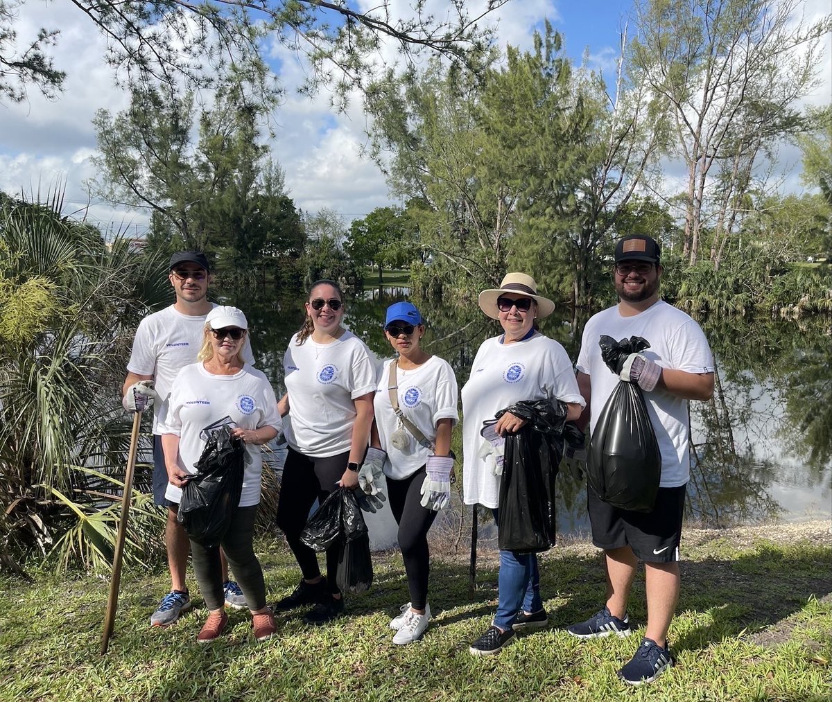 Excited to kick off the 41st year of #Baynanza at @FIU's Biscayne Bay Campus! Let's protect our environment and keep our Biscayne Bay clean!

Shout-out to #TeamCabrera and our volunteers for cleaning up A.D Barnes Park!