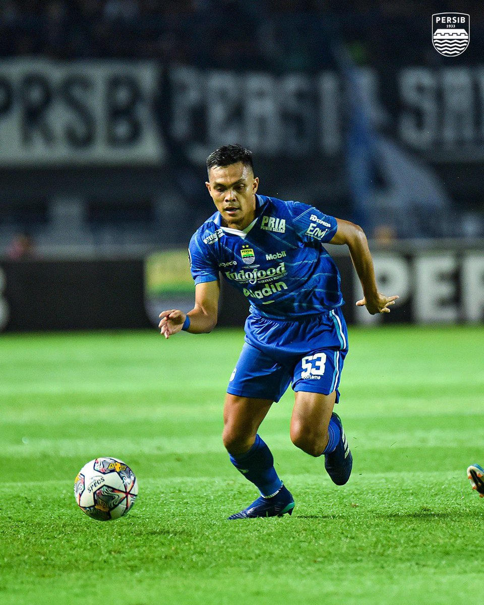 persib's tweet photo. Maksimalkan sisa waktu pertandingan 👊

#PERSIB #PERSIBDAY #MadeDay https://t.co/5QIvzuN6QX