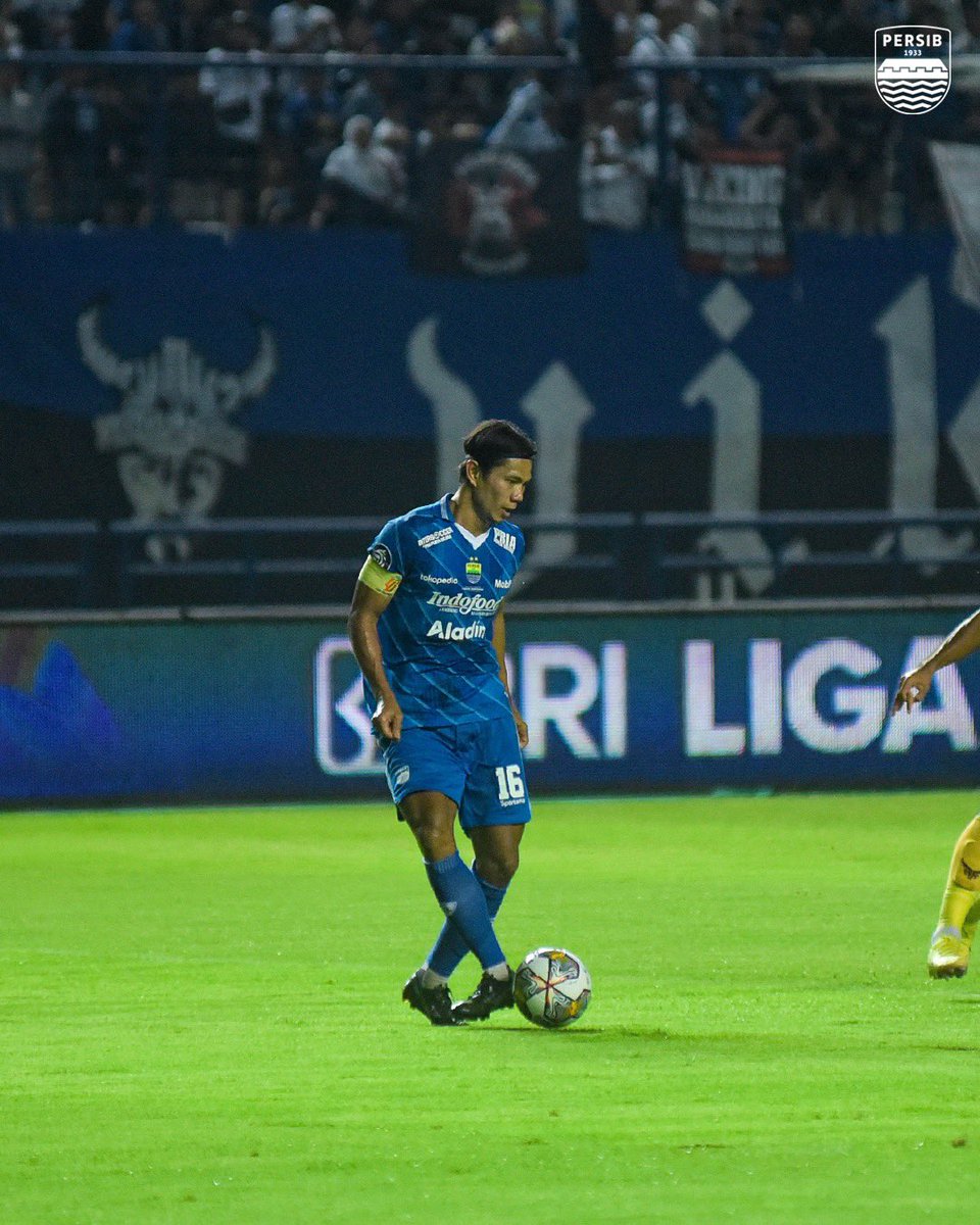 persib's tweet photo. Maksimalkan sisa waktu pertandingan 👊

#PERSIB #PERSIBDAY #MadeDay https://t.co/5QIvzuN6QX