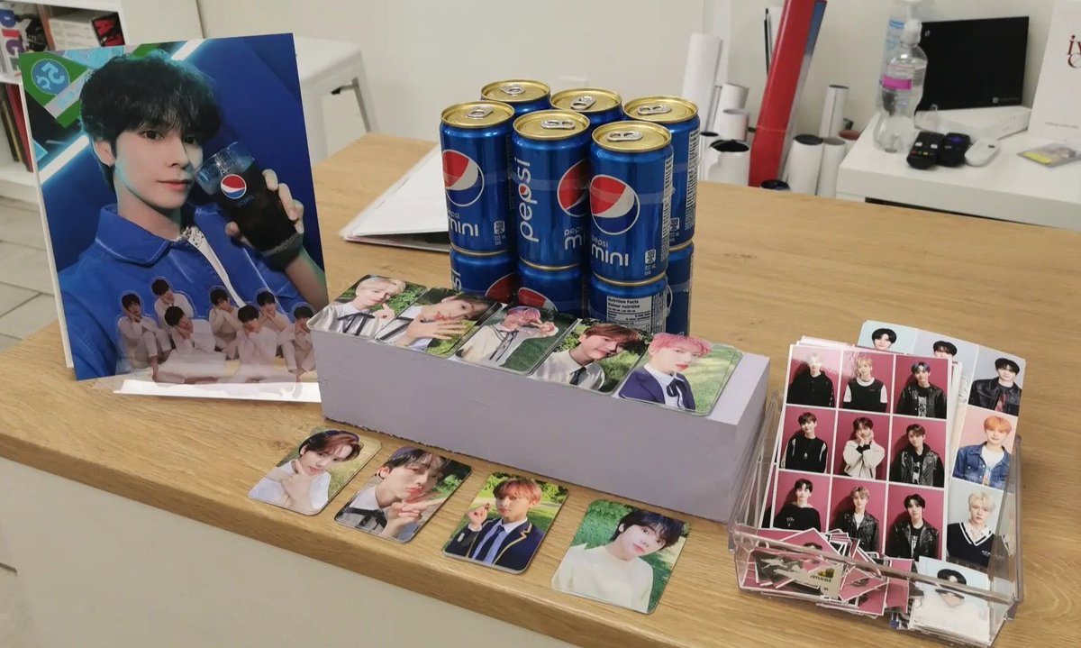 3rachannie97's tweet photo. @CRAVITY_twt event at @LightUpKShop!!!
#CRAVITY #luvity #serim #cravityallen #jungmo #woobin #wonjin #minhee #hyeongjun #seongmin #taeyoung @CRAVITYstarship https://t.co/6BEwVKIsG4