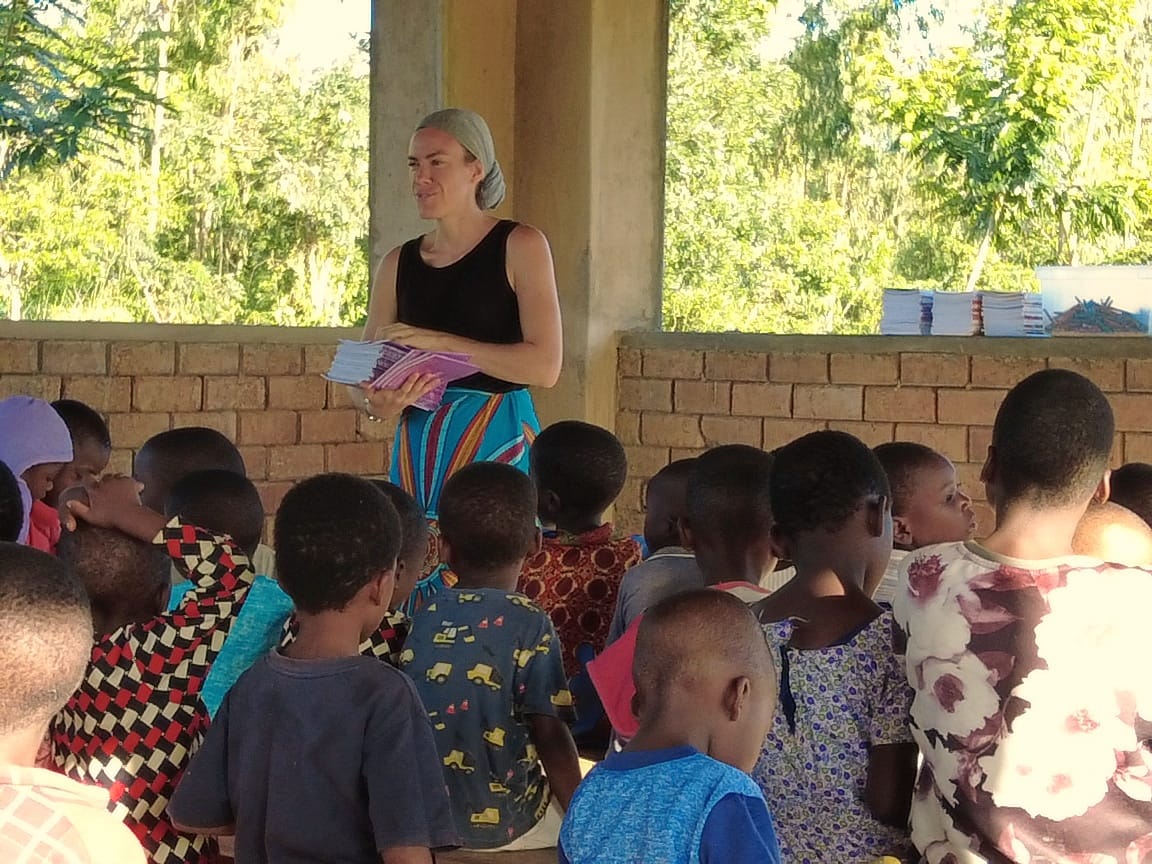 📷 Pictures from the kids' Bible class at Saidi. Nice to see the Nthawi Ya Baibulo (Bibletime) lessons in use!

 #gospelliterature #christianliterature #enlighten #encourage #empower #southernafricaliteraturetrust #saltmalawi #saltmw