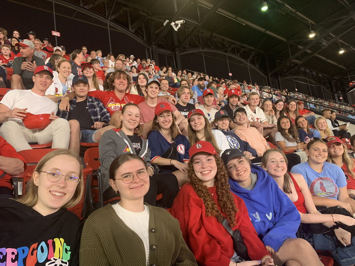 The German exchange students capped off their two week visit to Burroughs (and St. Louis) with a trip to the ballpark to watch the Cardinals take on the Pirates (and win!). Safe travels to Chicago and then back home to Germany!