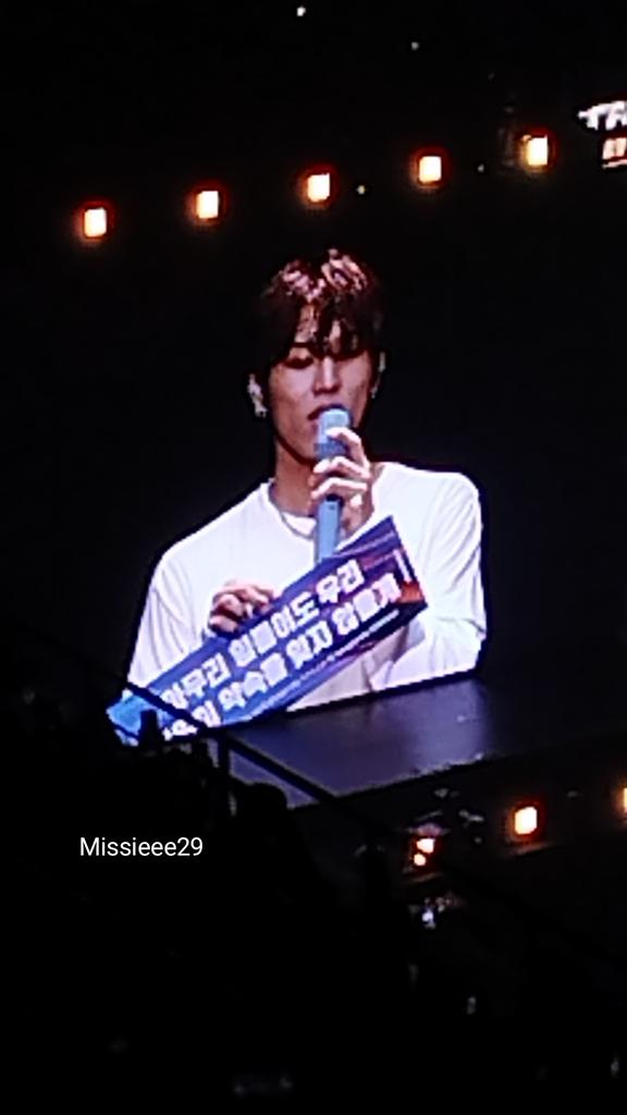 Missieee29's tweet photo. Finally, nakita narin kita my love😭 until now naiiyak parin akoo😭 I love youuu so muchhh my woobear😭 

Ps. Masasabi ko narin na may fancam na si jeongwoo sa phone ko😭🐺

#PARKJEONGWOO https://t.co/w97GV2tFSH